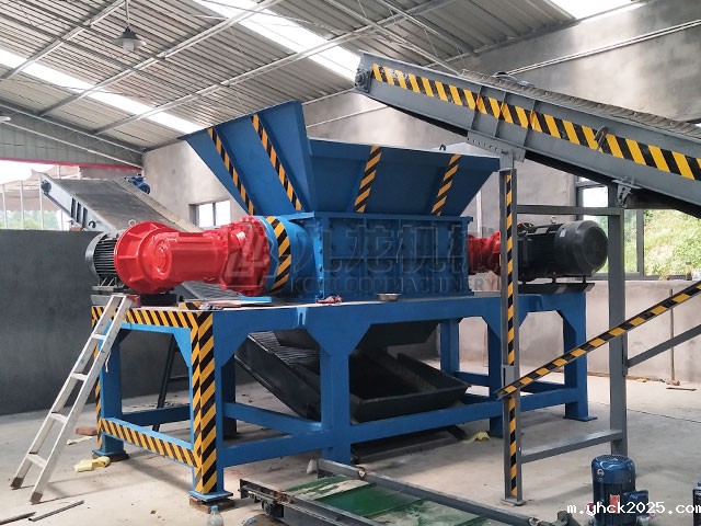 生活垃圾破碎机可以与其它设备配套使用(图1) 生活垃圾破碎机可以与其它设备配套使用(图1)